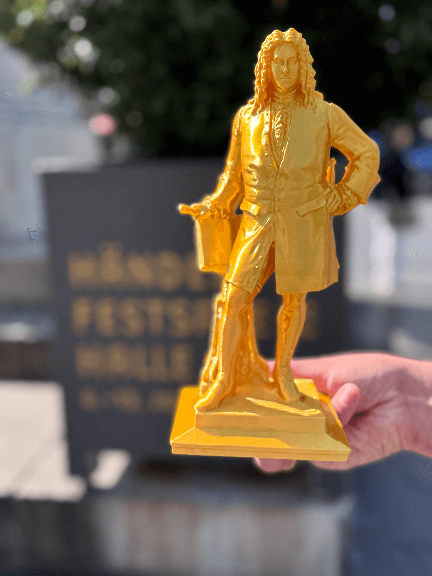 Händel-Denkmal Halle Gold